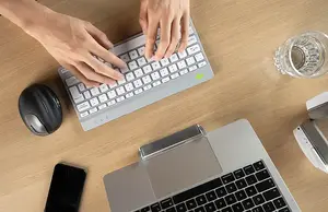 Kompakts ergonomisks dizains plecu atslābināšanai