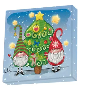 Набор Diamond Dotz для алмазной вышивки Christmas Elves — 3182 страза, 280×280 мм