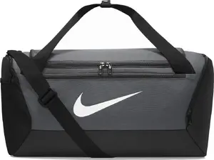 Спортивная сумка NIKE Brasilia DM3976 068, серая — дорожная/тренировочная сумка