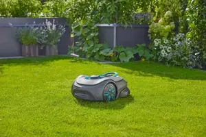 Робот-газонокосилка GARDENA smart SILENO для участков до 900 м²