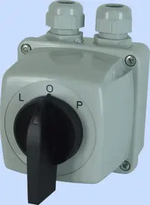 Переключатель-выключатель Elektromet L-0-P 3P 25A IP44 в корпусе (модель 952542)