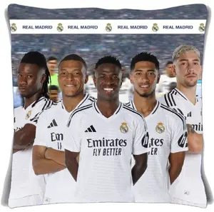 Spilvens Moya Matcha 40x40 cm divpusējs ar Real Madrid spēlētāju apdruku (Mbappé, Bellingham, Júnior, Valverde)