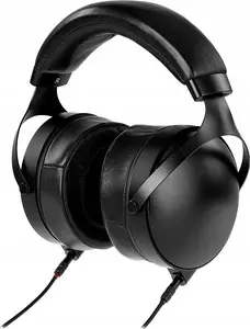 Austiņas Monoprice M1070C melnas — uz auss, vadu, aizvērta konstrukcija
