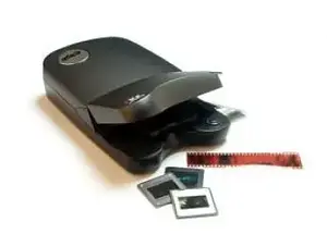 Сканер для пленки/слайдов REFLECTA CrystalScan 7200 — 7200 x 3600 DPI, CCD, 48-bit цвет, макс. скан 24.3×36.5 мм