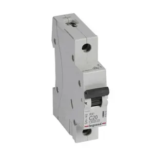 Maza izmēra automātiskais slēdzis Legrand RX3 C tips 20 A, 210–250 V, 50/60 Hz, IP20, 17.7×77.8×88.5 mm