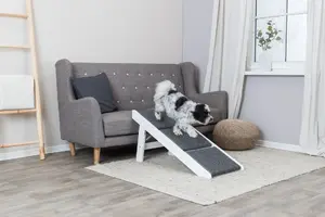 Лестница/пандус для животных Trixie TX-39462, белый MDF, с ковровой обивкой, 44×46×106 см