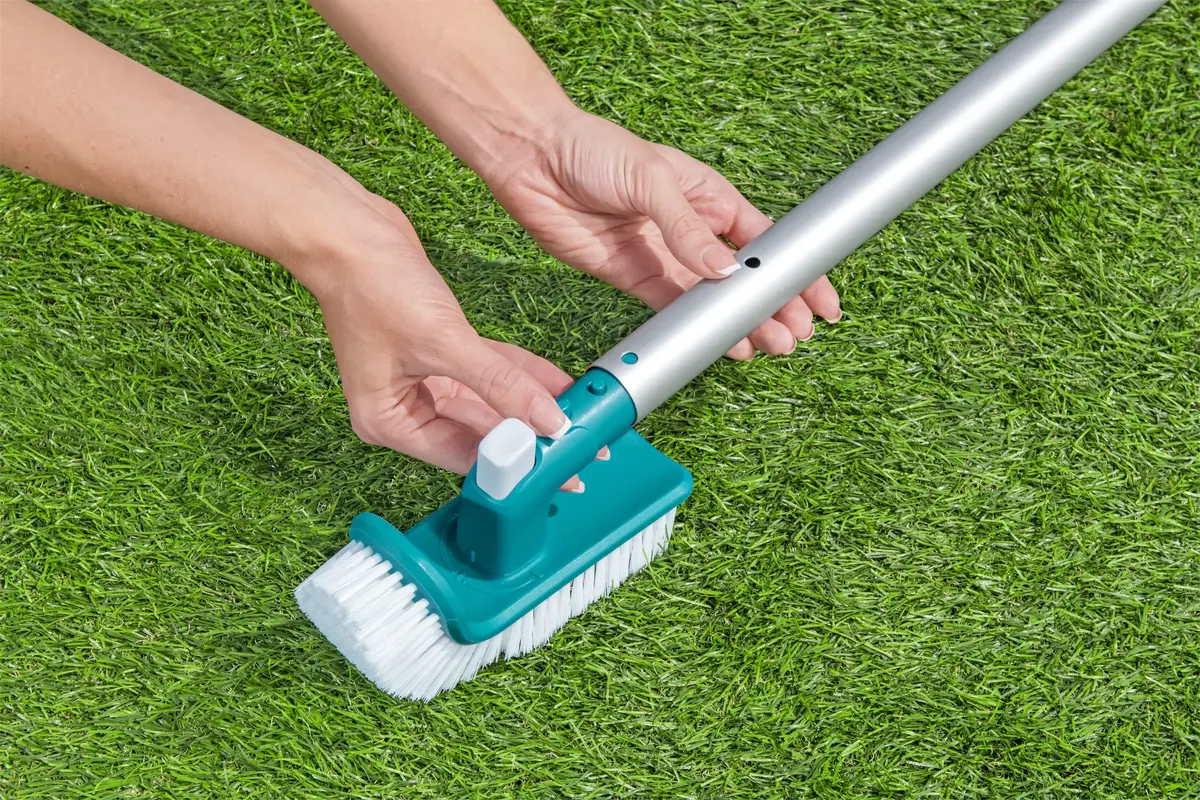 Bestway AquaScrub™ Rotatable Pool Brush Head Photo 6