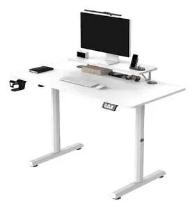 Игровой стол Ultradesk HIGHLANDER White — прямой, прямоугольная столешница 1200×600 мм, высота 1170 мм, питание AC