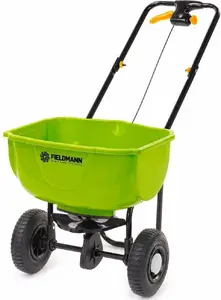 Разбрасыватель удобрений Fieldmann FZO 4032, ручной/прицепной садовый разбрасыватель