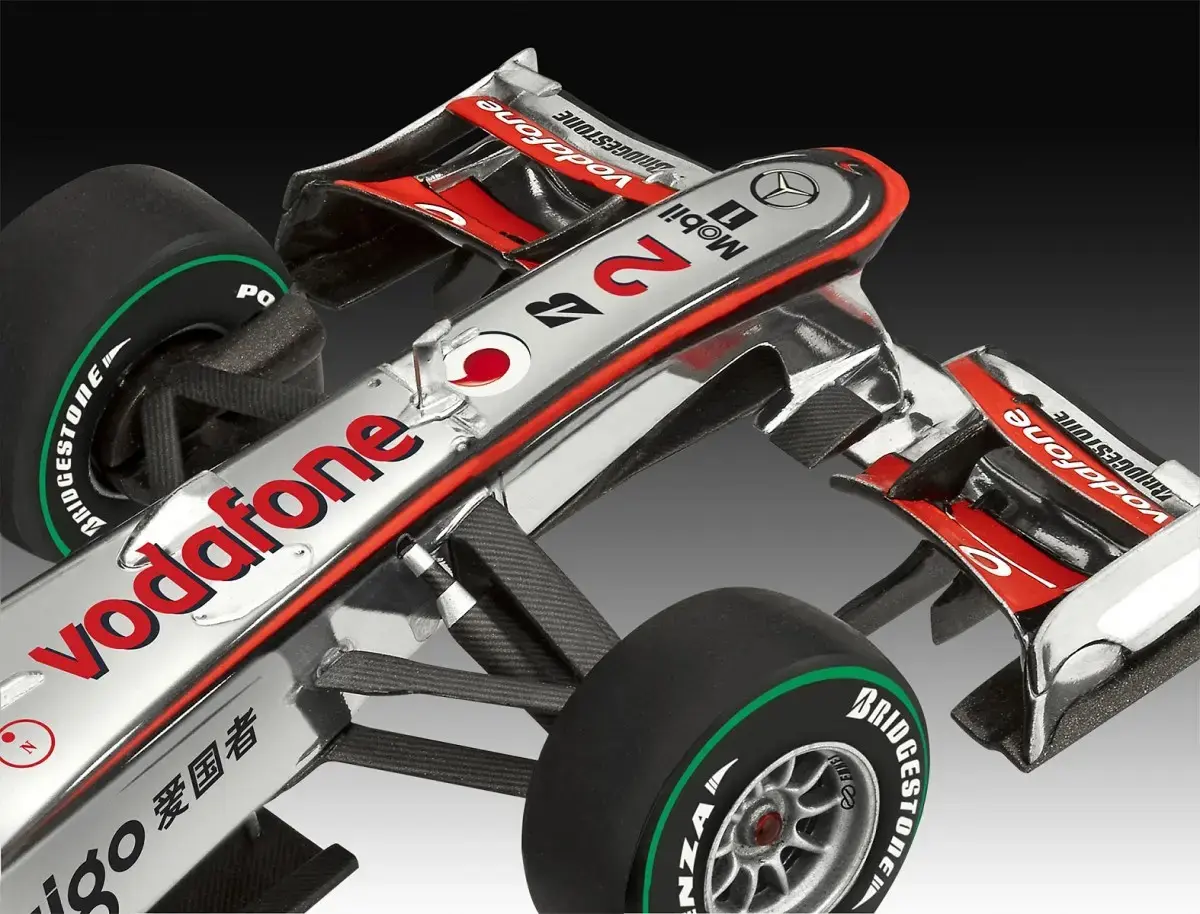 Пластиковая модель REVELL McLaren MP4-25 Photo 2