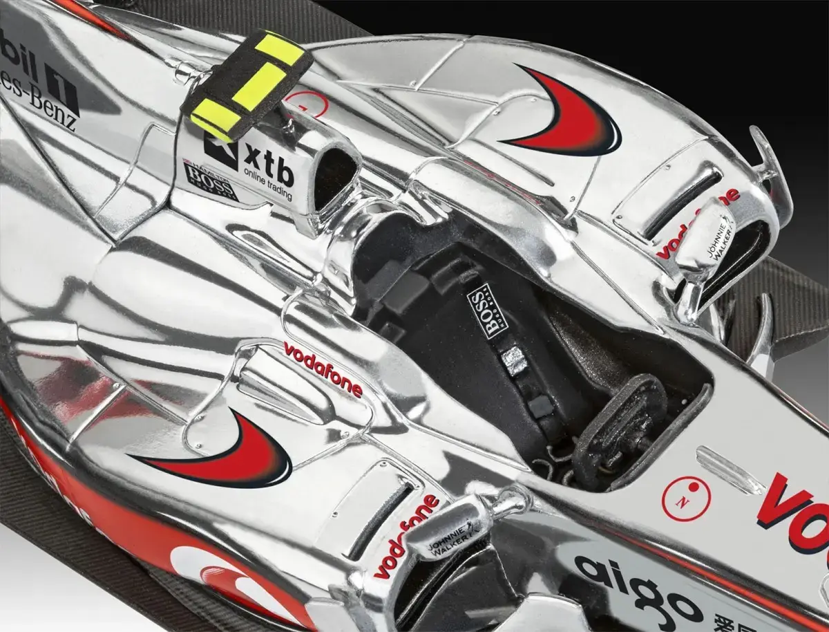 Пластиковая модель REVELL McLaren MP4-25 Photo 3