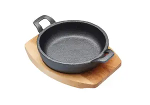 Čuguna ovāls gratēšanas trauks ar koka paliktni ARTESA PANNA 12,5 cm, melna/brūna