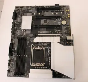 Mātesplate MSI PRO B860-PSO — lietota atjaunota, ar iebūvētu akumulatoru, bez piederumiem, iekļauta aizmugures plate