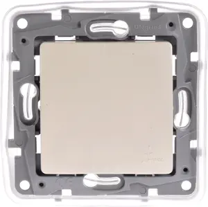 Switching Push Button Legrand Niloe 6A IP44 cream model 664825