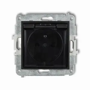 Розетка Karlik Icon 12IGPB-1zdp 2P+Z с заземлением, брызгозащитная крышка, матовый черный