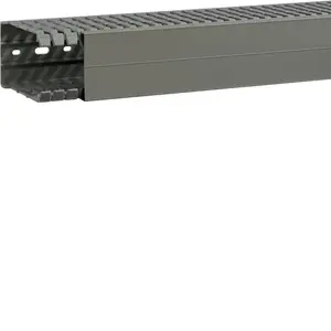 Elektriskā skapja aksesuārs Hager BA7A100060 — PVC pelēks profils 6,5 mm × 2000 mm, EN50085-2-3 sertificēts