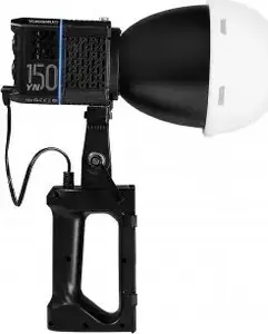 LED studijas gaisma Yongnuo YN150 Kit ar regulējamu baltās krāsas temperatūru 2700–6500 K