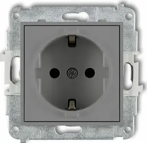 Kontaktligzda Karlik Mini 27MGP-1sp vienvietīga SCHUKO 2P+Z ar zemējumu un aizsargžalūzām pelēka matēta