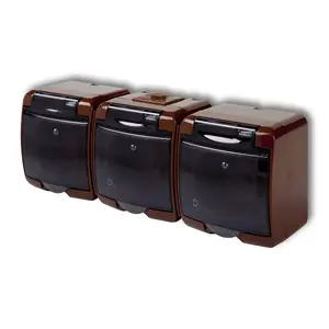 Розетка Karlik 4GHE-3d, защита IP54, 250 В, 16 А