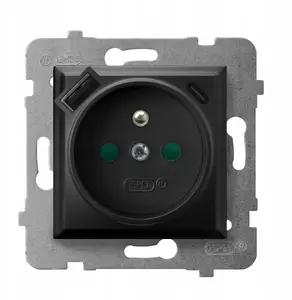 Розетка Ospel GP-1UZPUSBAC/m/33 одиночная с заземлением, шторками и USB A+C зарядкой, черный металлик