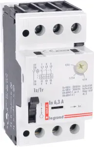 Моторный выключатель Legrand M250 3P 2,5 кВт 4–6,3 A 1Z/1R (606828)