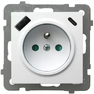 Розетка с заземлением и шторками контактов, зарядка USB A+C, Ospel GP-1GZPUSBAC/m/00, белая