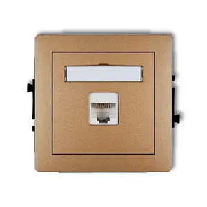 Розетка Karlik 8DGK-1 — защита IP44, 250 В, 16 A