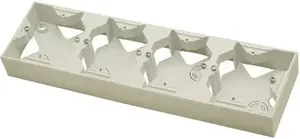 Rozetņu kārba Ospel PNP-4Y/27 — virsmas stiprināšanai 4 moduļiem, 297×84×34 mm