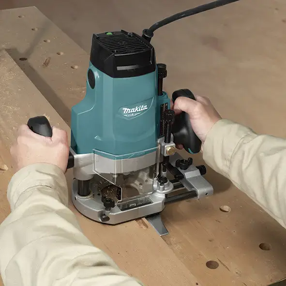 Дисковая пила Makita M3602B Photo 2