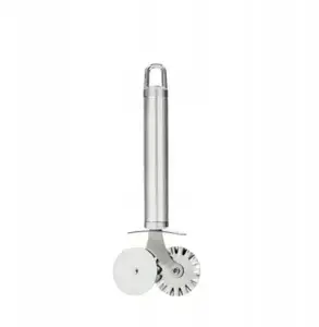 Double round ravioli cutter Maestro MR-1719-2 — double-wheel pastry cutter for making filled dumplings