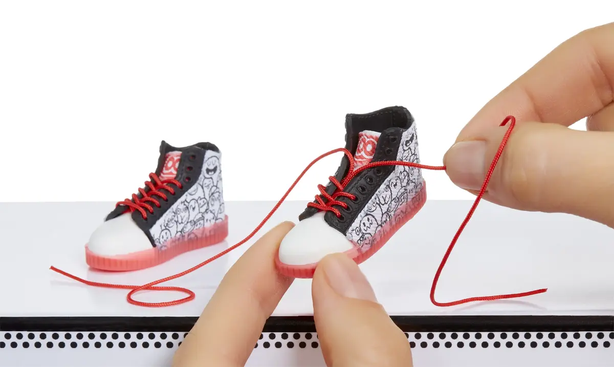 Miniverse Make It Mini Sneakers — mga entertainment Photo 2