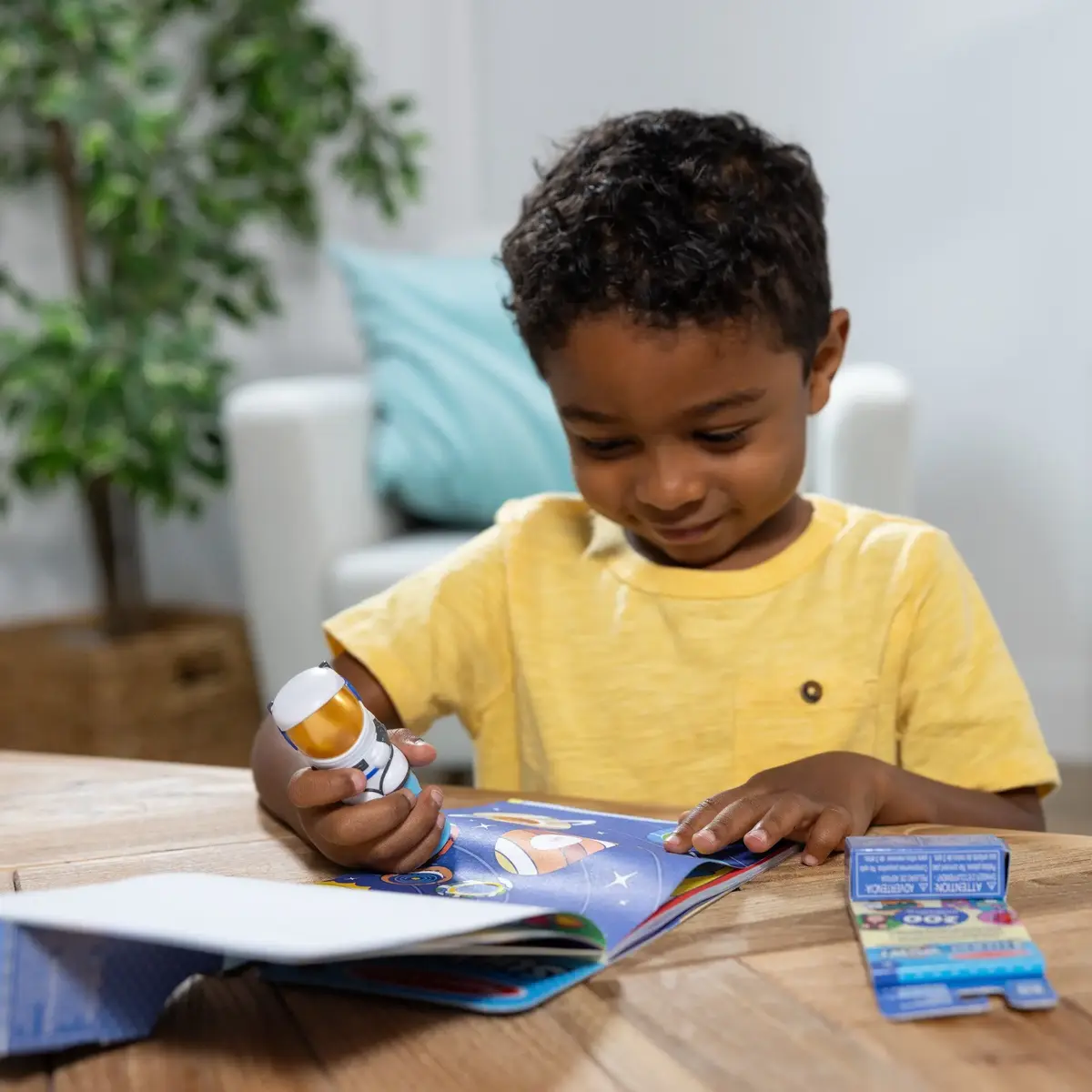 Spinmaster Melissa & Doug Astronaut sticker stamp set Photo 5