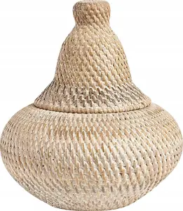 Rattan Basket Beliani BILA – decorative storage basket, natural woven design