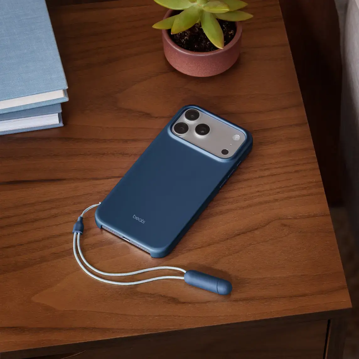 Apple Beats Kickstand Case for iPhone 17 Pro Max Photo 4