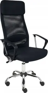 Biroja krēsls Beliani PIONEER II — melns ergonomisks grozāmais krēsls