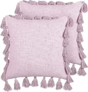 Decorative cotton cushions with fringe Beliani LYNCHIS 45 x 45 cm set of 2, pink