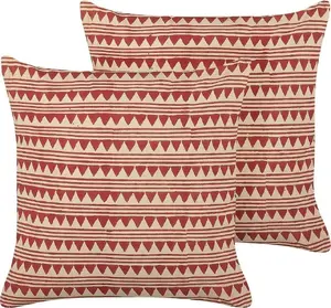 Decorative cotton cushions Beliani 45 x 45 cm set of 2, geometric pattern, red-beige