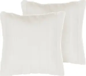 Decorative Throw Pillow Set Beliani PUMILA 45 x 45 cm, shaggy white, 2 pieces