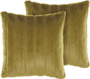 Decorative faux-fur cushions Beliani PUMILA 45 x 45 cm, green, set of 2