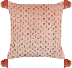 Decorative cushion Beliani Welurowa RUMHORA 45 x 45 cm plant motif pink with fringes