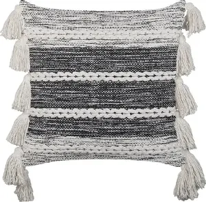 Decorative cotton cushion with fringes Beliani ROCHEA 45 x 45 cm black with white