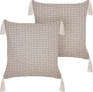 Decorative cushion set Beliani HAKONE — 2 cushions 42 x 42 cm, beige-grey geometric pattern with tassels