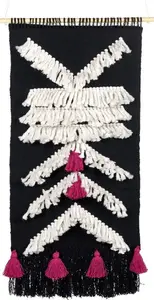 Wall decoration Beliani PAKPATTAN — black and white cotton wall hanging