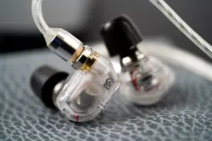 Auskarnis Campfire Audio Iris — hibrīds 1BA + 1DD