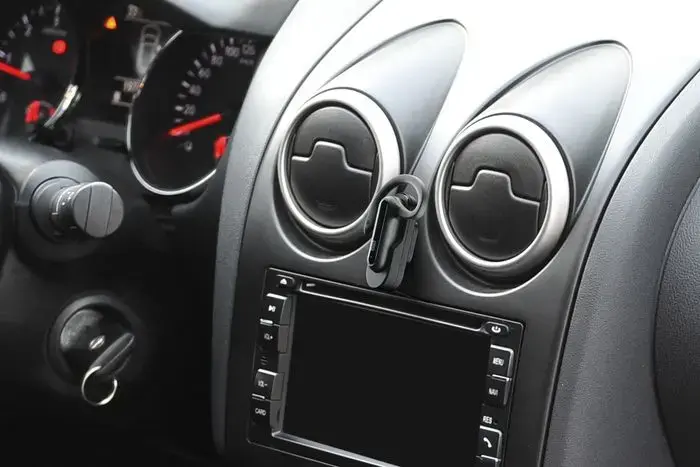 Cellularline Mono Bluetooth austiņa ar auto turētāju Photo 9