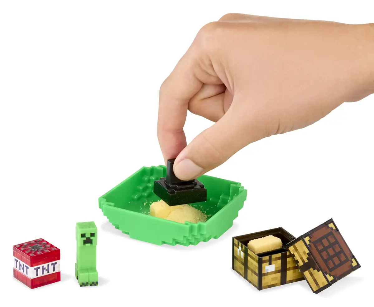 Miniverse Make It Mini Minecraft figure set — mga entertainment Photo 2