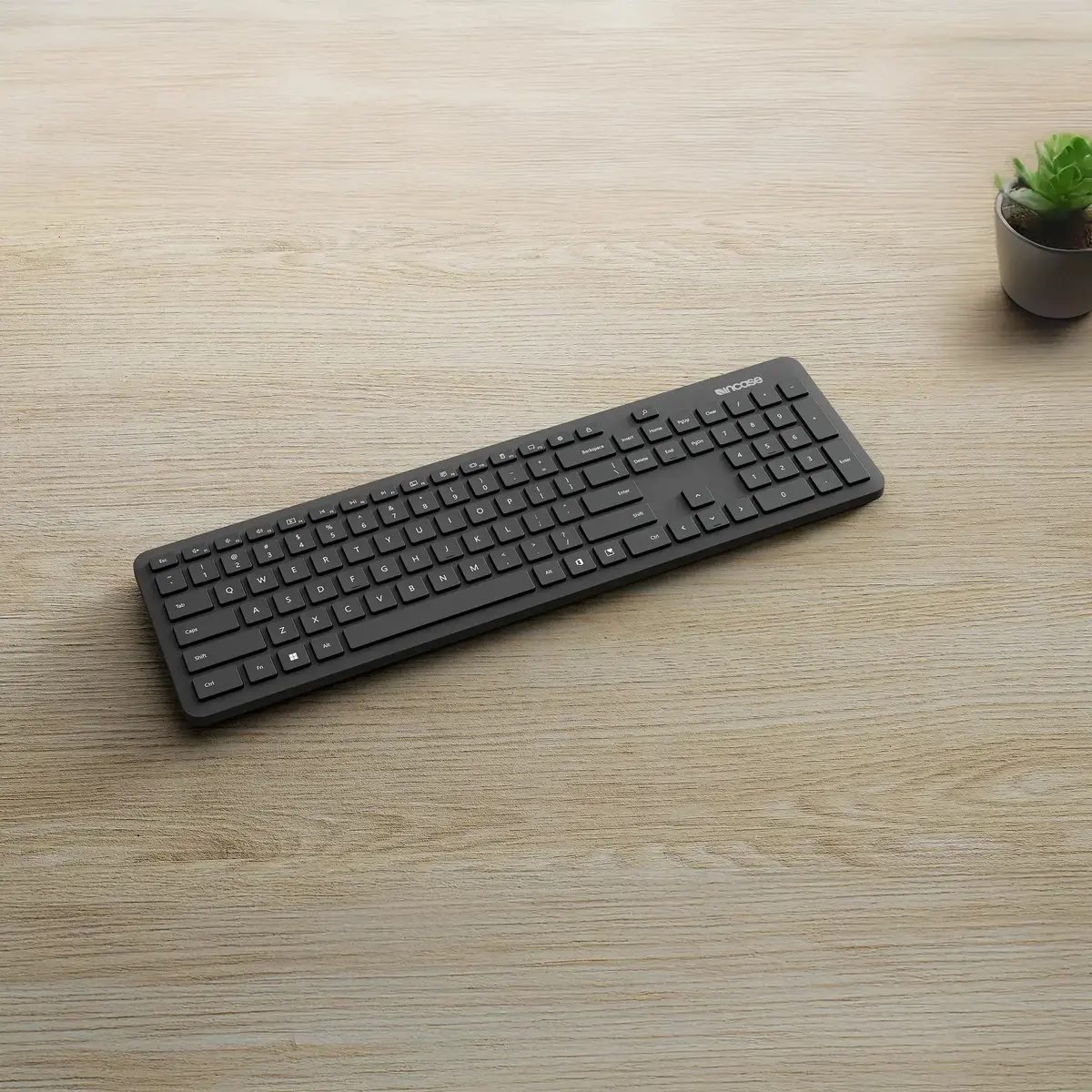 Incipio Bluetooth-клавиатура Designed by Microsoft — немецкая QWERTY Photo 2