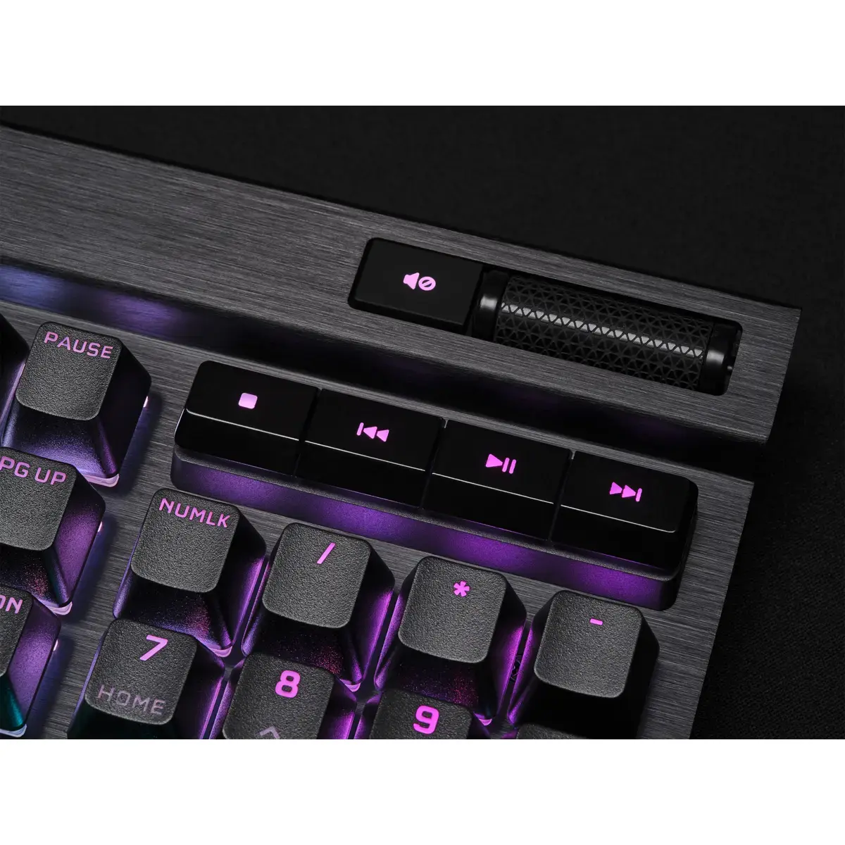 CORSAIR K70 RGB PRO spēļu tastatūra AZERTY Photo 20
