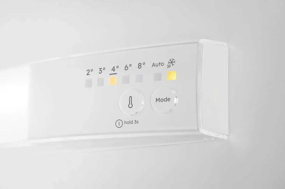 Встраиваемый холодильник Electrolux ENA6LE18S Photo 5