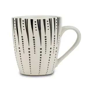 Porcelāna krūze NAVA IRIS 380 ml, melnbalta